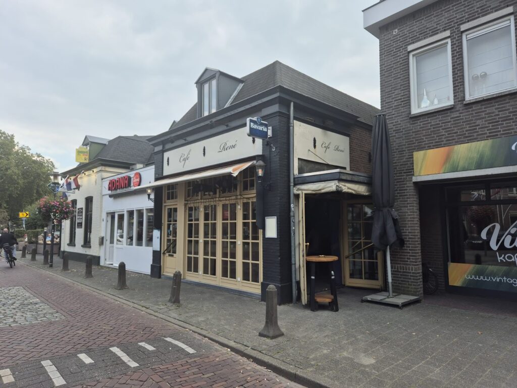 Café René aan de Parkstraat in Nuenen